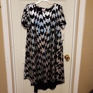 Brand New With Tag Lularoe Carly